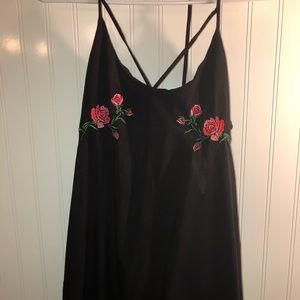 Tank with rose design